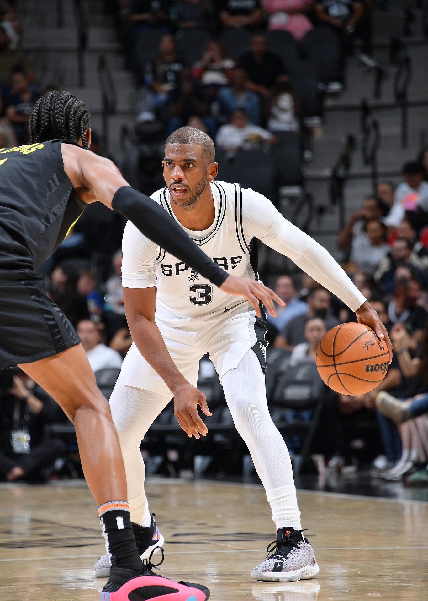 包含圣安东尼奥马刺发布备战花絮，清晨调整名单，CBA常规赛任务艰巨，团队化学反应显著的词条-电竞竞猜